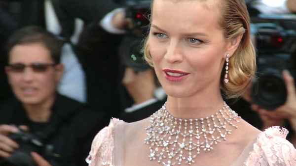 eva herzegova wearing a chopard necklace